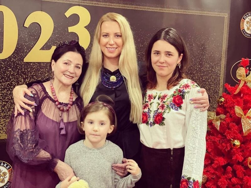 Тоня Матвієнко на своїй сторінці в Інстаграмі показала кадри з двома доньками від різних чоловіків