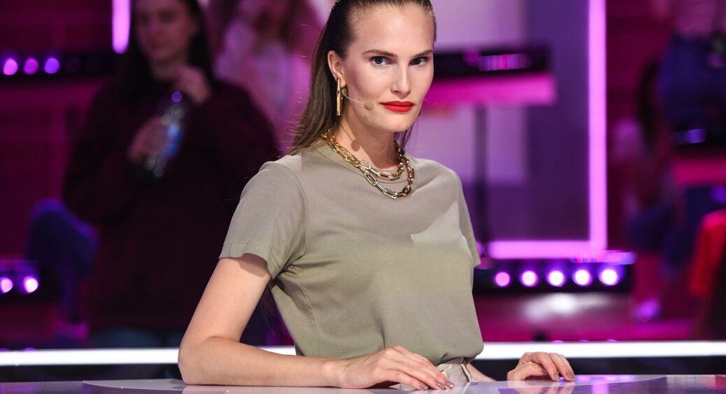 Українська топ-модель Алла Костромічова вдруге стала мамою і розсекретила ім’я дитини: дуже рідкісне 