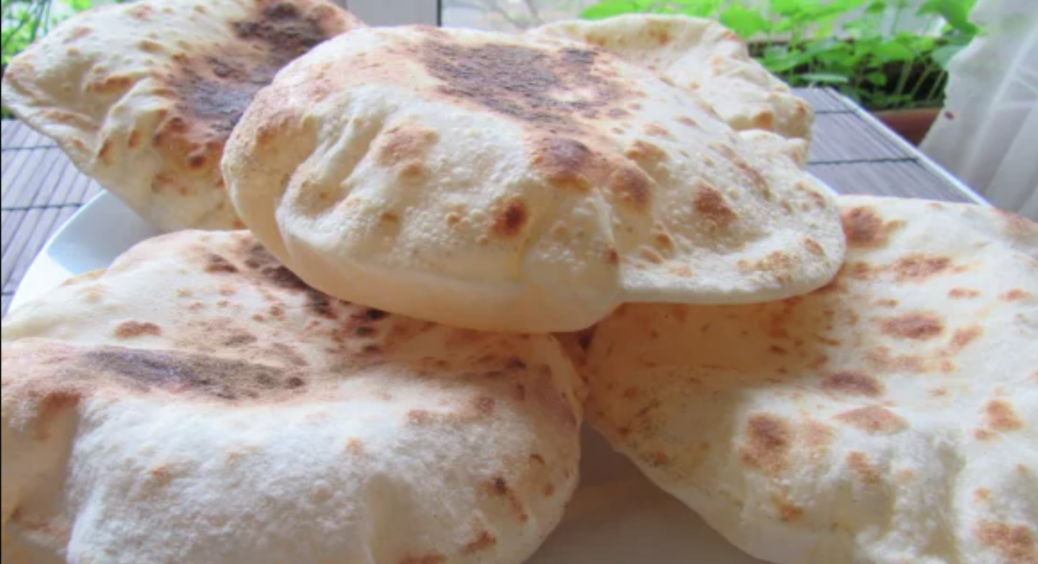Готую їх руками замість хліба: часникові коржики на сковороді. Як пампушки, тільки краще – зметуть зі стола 
