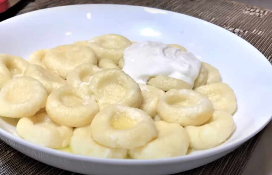 Кулінарний блогер поділився рецептом солодких лінивих вареників за лічені хвилини