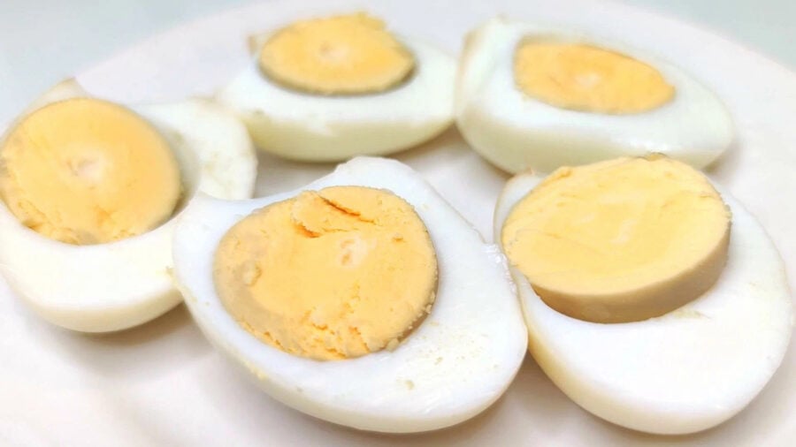 Рецепт запечених у шкаралупі яєць в духовці