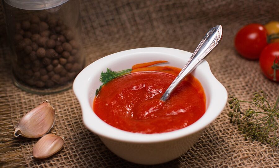 Як швидко приготувати домашній кетчуп