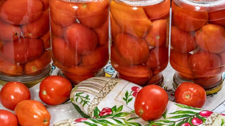Рецепт маринованих помідорів на зиму