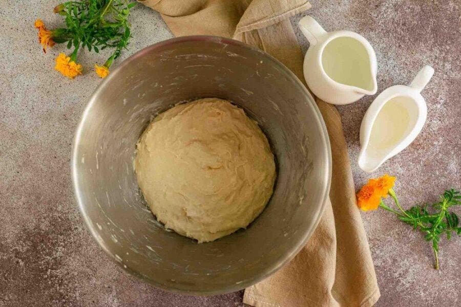 Почніть готувати тісто для хліба