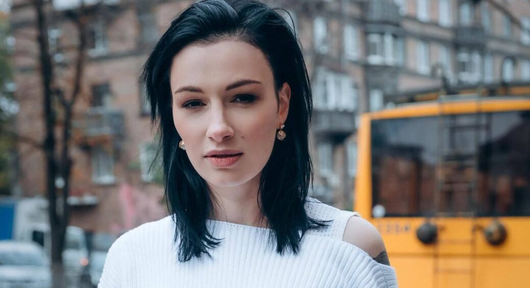 Приходько розповіла, чим займається під час війни: вкладає гроші в їжу і розмовляє з дітьми суржиком 