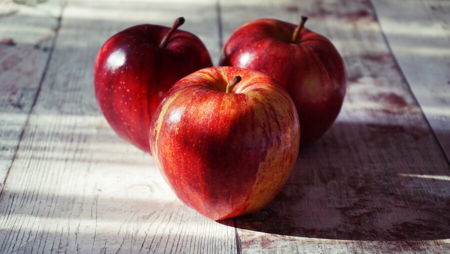 Як правильно заморозити яблука на зиму