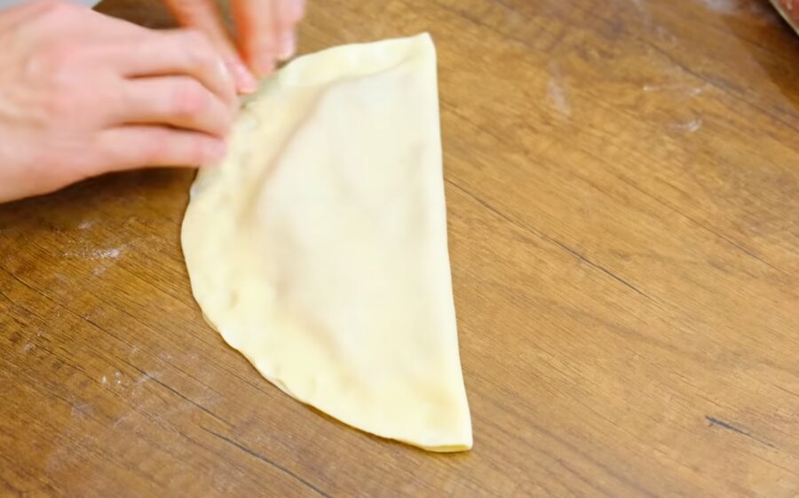 Ідеальний рецепт хрустких чебуреків з пухирцями