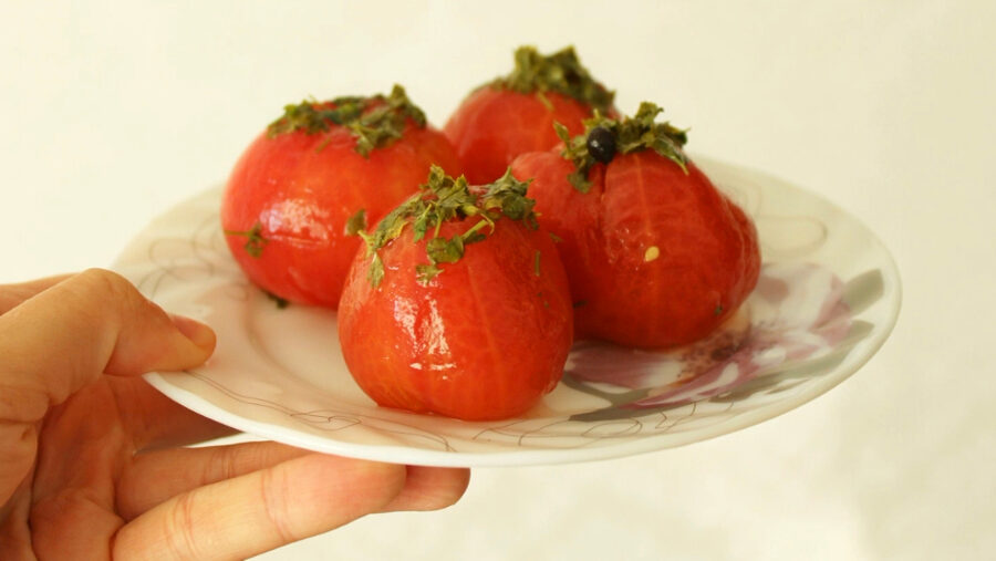 Експрес-рецепт маринованих помідорів без шкірки