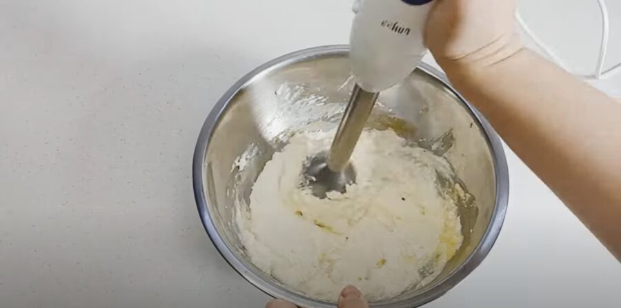 Рецепт смачної сирної запіканки без цукру з яблуками 