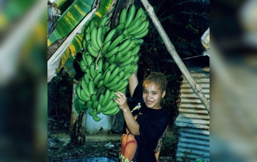Гайтана на своїй Інстаграм-сторінці поділилась архівним фото, на якому їй 12 років