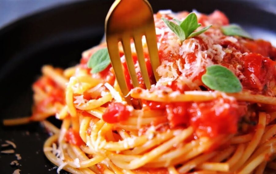 Рецепт італійської пасти з томатним соусом