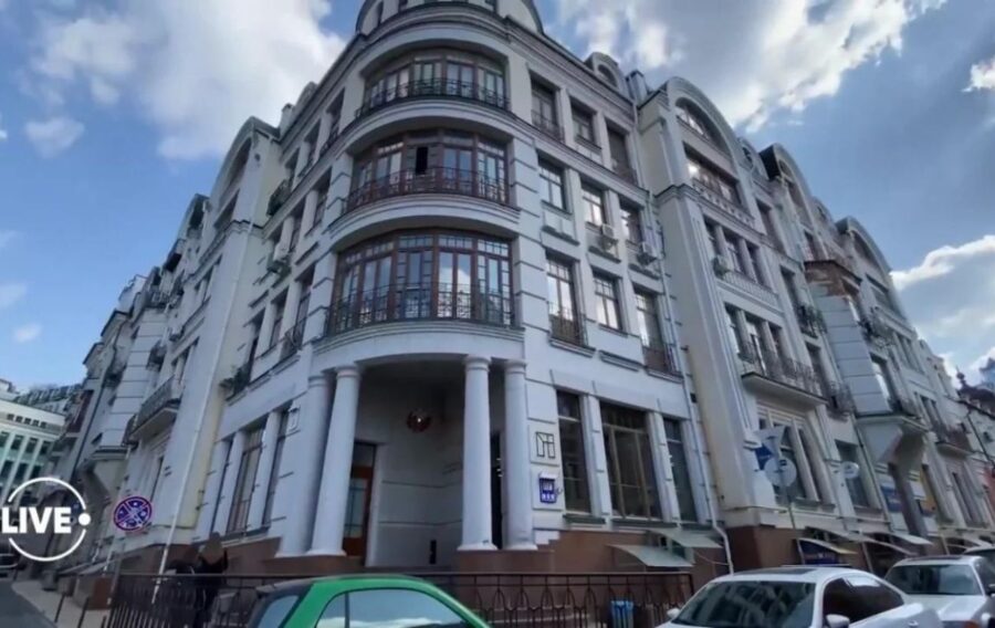 Будинок у Києві, в якому жили Костянтин Меладзе та Віра Брежнєва до початку повномасштабної війни