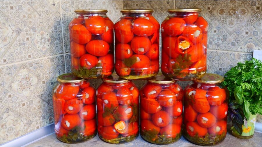 Смачний рецепт домашньої консервації – ґрунтові помідори у маринаді, які виходять соковитими