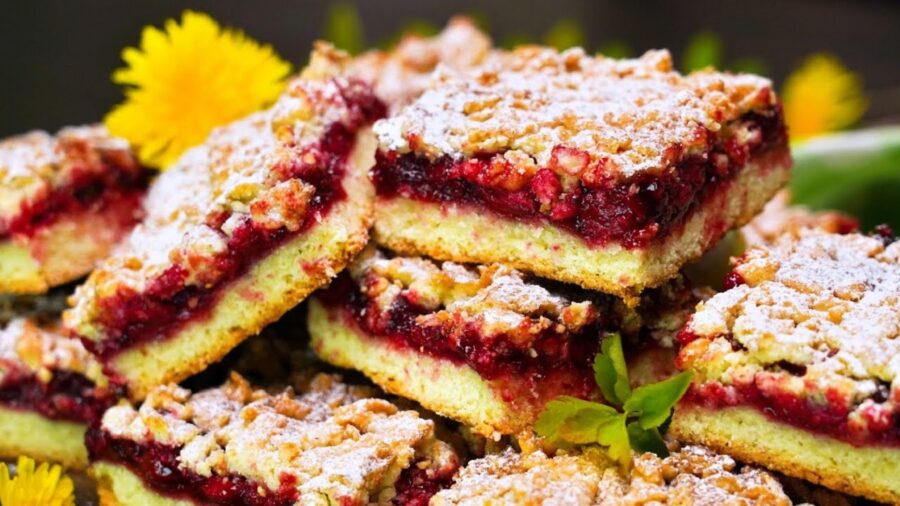 Найвдаліший рецепт тертого пирога з варенням і ягодами