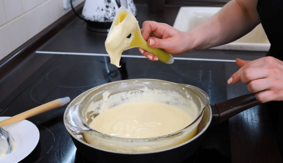 Рецепт ніжного і вершкового плавленого сиру в домашніх умовах