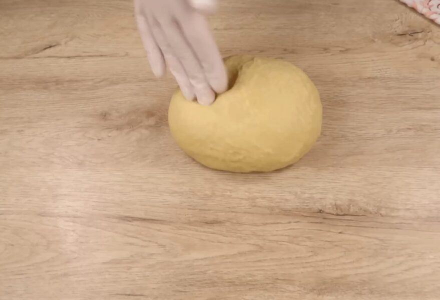 Рецепт м'якого і пухкого макового рулету: багато начинки і смачне тісто