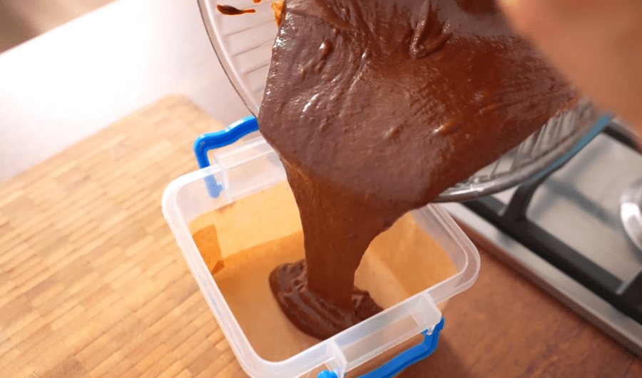 Рецепт дуже смачного шоколадного десерту з двох інгредієнтів