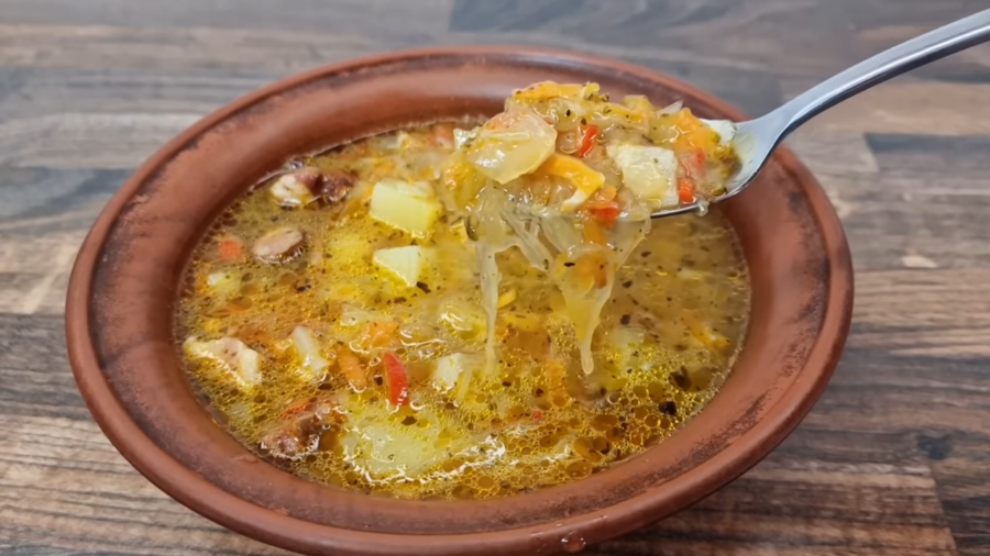 Польський суп з квашеною капустою