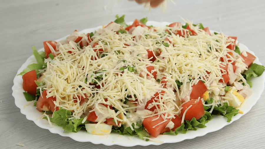 Рецепт святкового салату на Новий рік з куркою і томатами