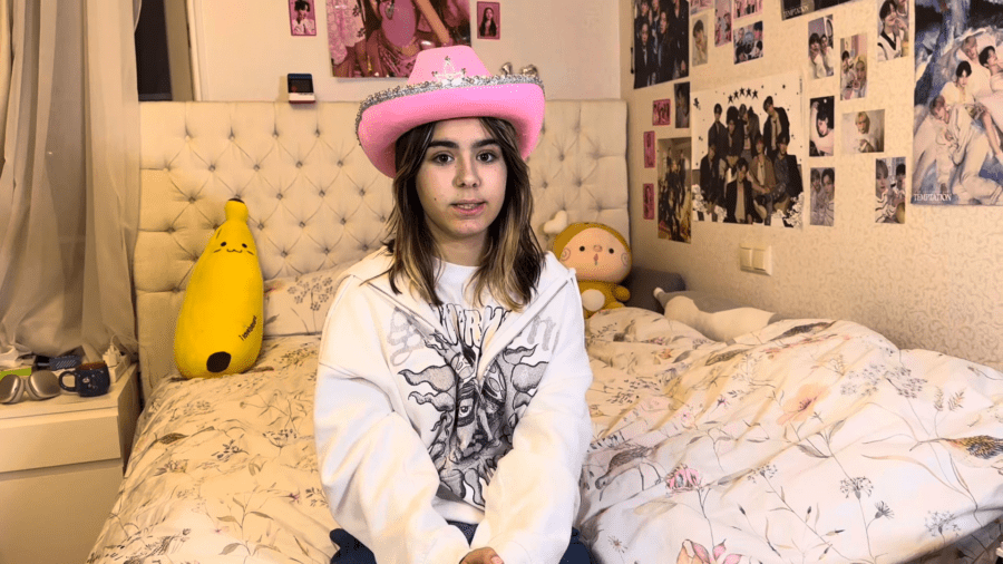 12-річна донька Ані Лорак показала свою кімнату у московській квартирі 