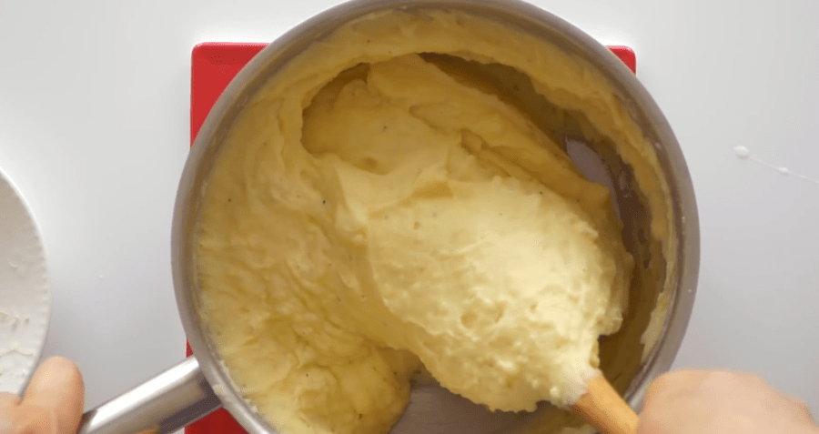Рецепт простого і дуже смачного картопляного пирога з фаршем
