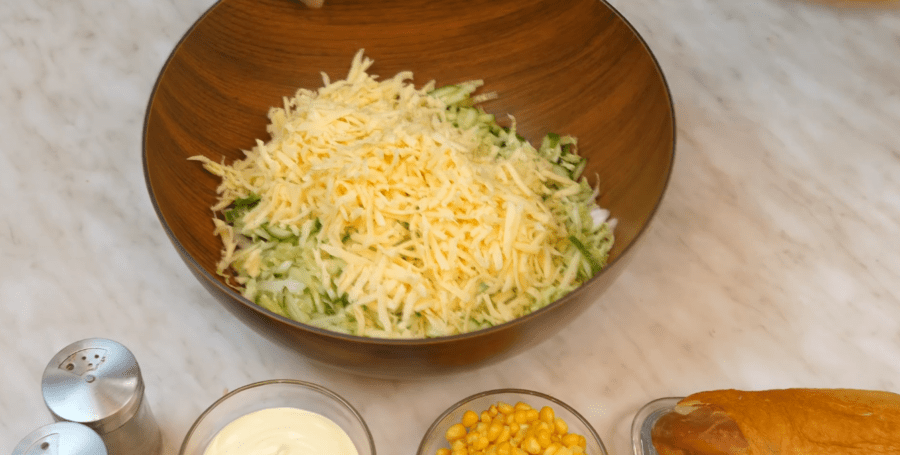 Рецепт просто і смачного салату з пекінської капусти і курки
