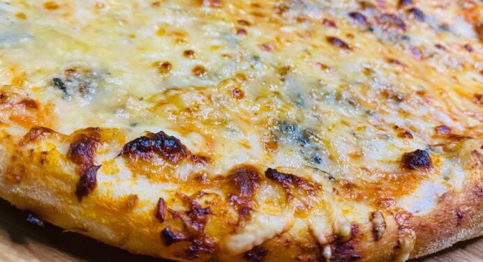 Італійська піца без печі: простий рецепт заморської вечері з доступних інгредієнтів. Готується дуже швидко 