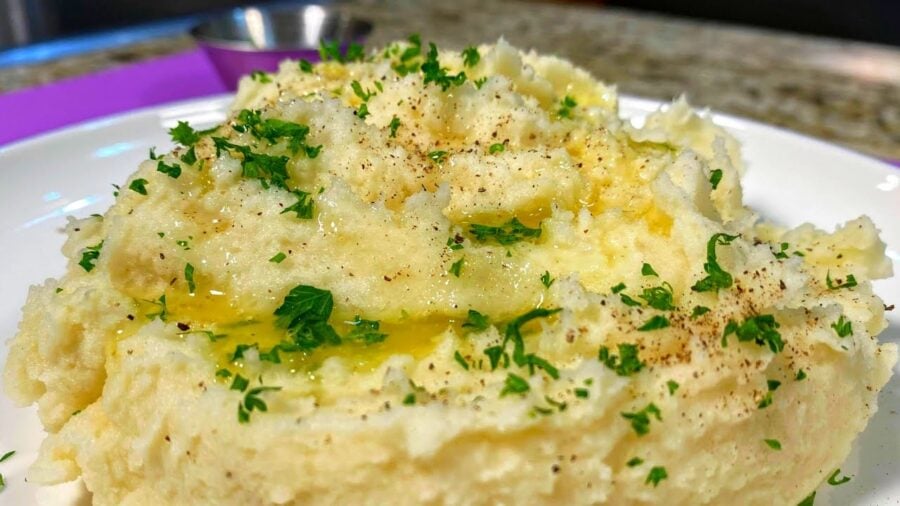 Експерти з кулінарії розповіли, чому картопляне пюре темніє та що з цим робити