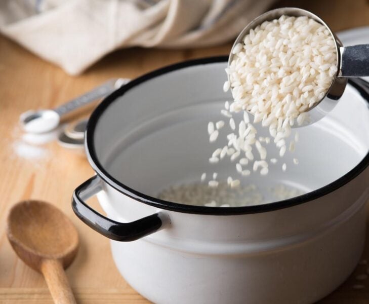 Експерти у сфері кулінарії розповіли, як приготувати розсипчастий рис просто і швидко