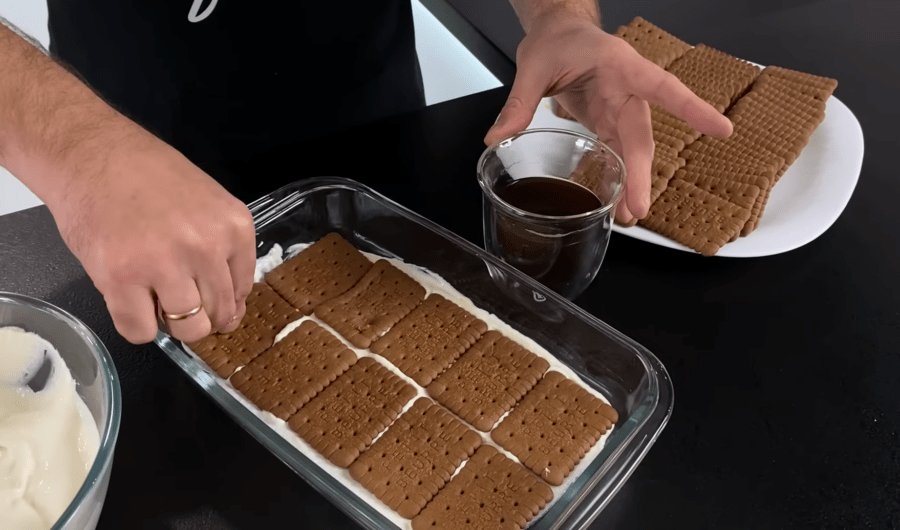 Рецепт смачного і бюджетного торта без випічки а-ля Тирамісу