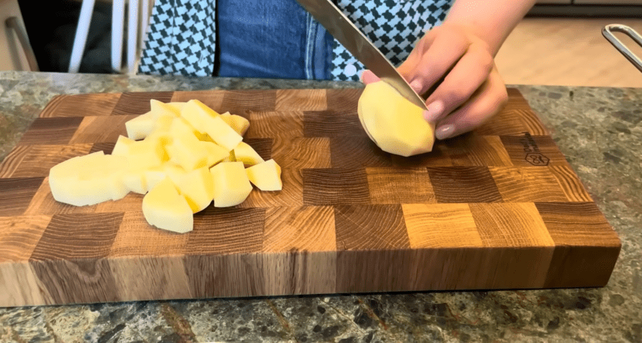 Рецепт смачного і соковитого салату з оселедцем і картоплею