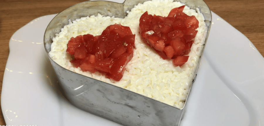 Рецепт смачного рибного салату на День Валентина