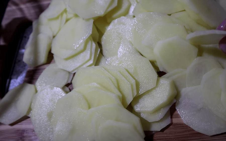 Рецепт ніжної вершкової картопляної запіканки у духовці