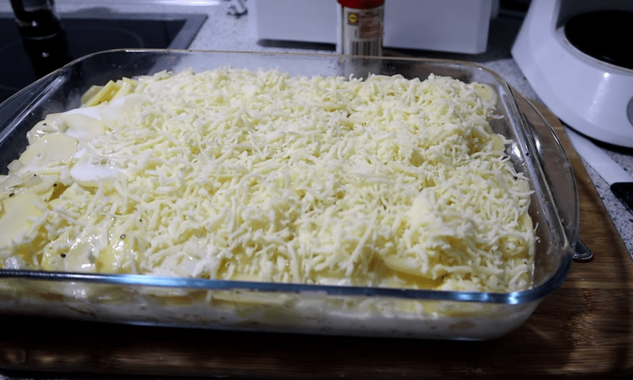 Рецепт ніжної вершкової картопляної запіканки у духовці