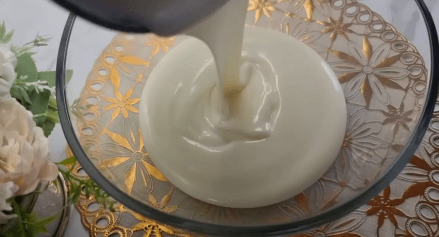 Рецепт ніжного вершкового десерту без випічки і желатину