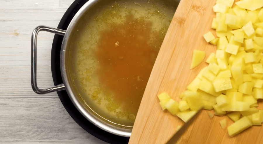 Рецепт смачного домашнього супу з локшиною