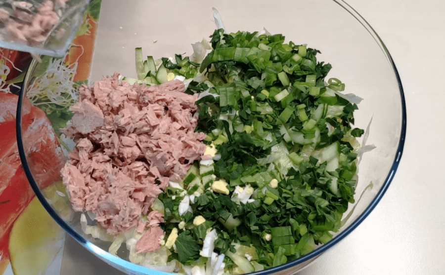 Рецепт соковитого і свіжого салату без майонезу Коханка моряка