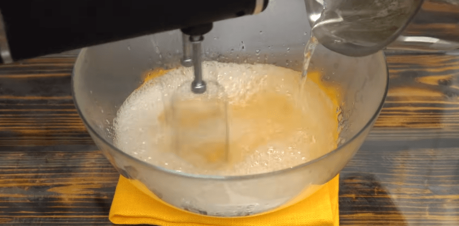 Рецепт пружних домашніх зефірок маршмелоу з 3 інгредієнтів