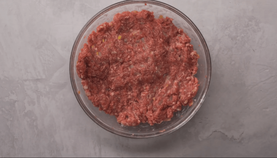 Рецепт соковитих м'ясних гнізд з сирною начинкою у духовці