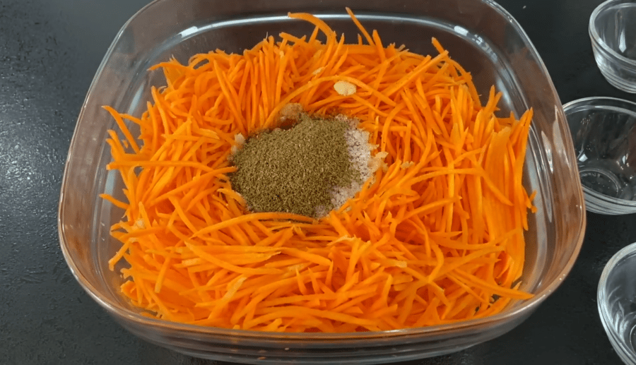 Рецепт соковитої і пікантної моркви по-корейськи в азіатському стилі