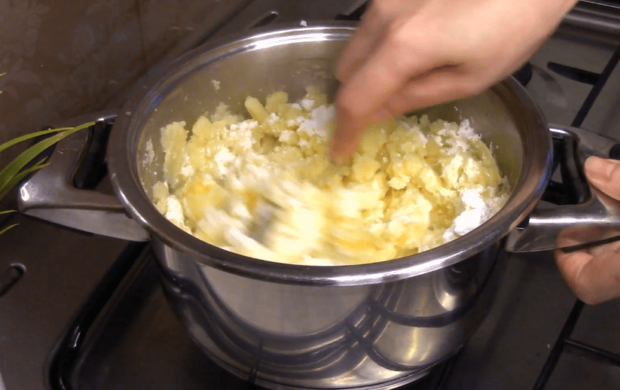 Рецепт ніжних картопляних зразів з фаршем