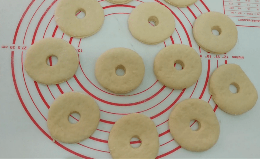 Рецепт швидких пончиків на сковороді в домашніх умовах