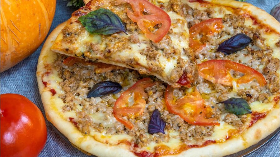 Як смачно приготувати піцу з фаршем та помідорами: рецепт 