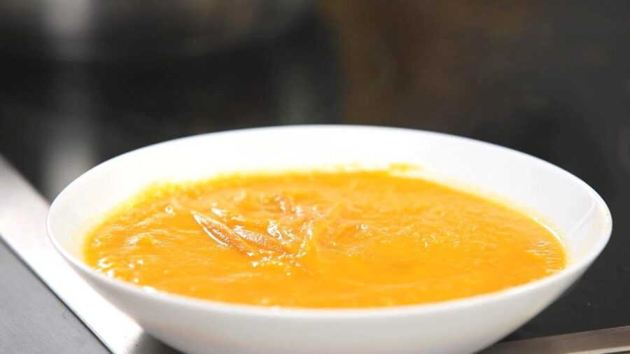 Рецепт гарбузового крем-супу на вершках за пʼять хвилин 
