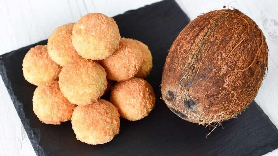 Рецепт кокосового печива, яке хочеться готувати щодня та їсти одне задоволення