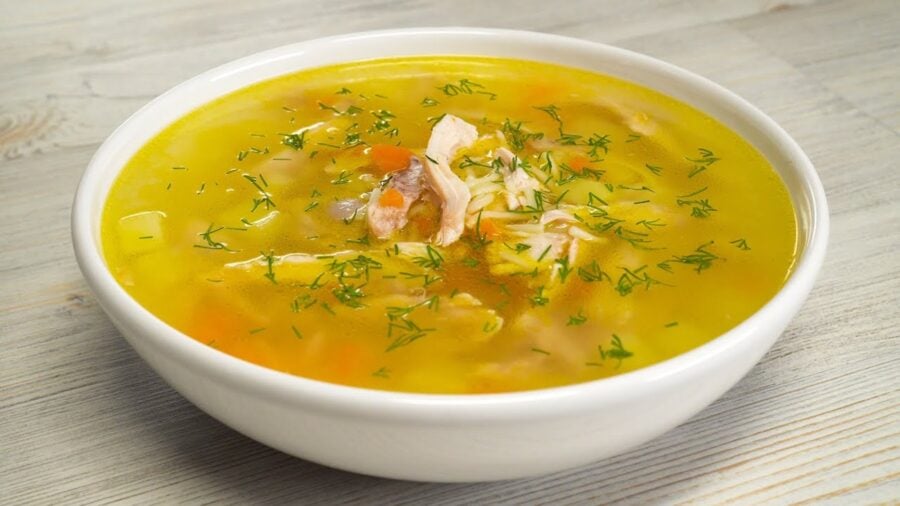 Рецепт смачного домашнього супу з локшиною