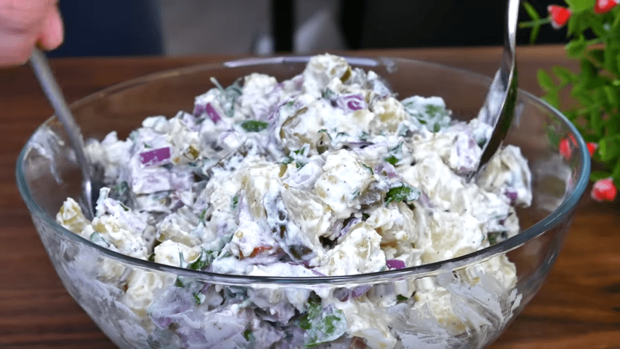 Весняний салат з хрусткою картоплею