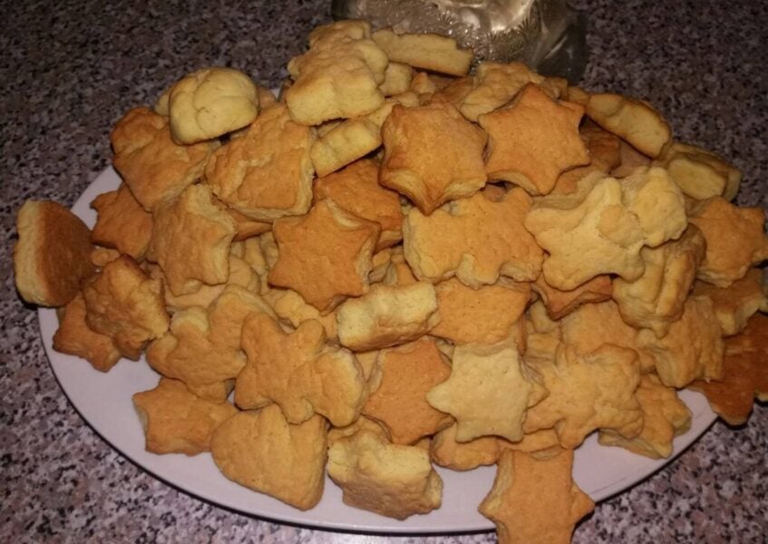 Кулінари розповіли, як приготувати смачне пісочне печиво у домашніх умовах з 6 інгредієнтів