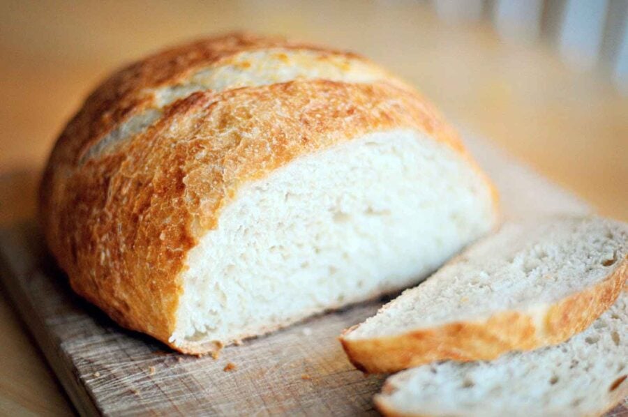 Замість звичайного хліба на борошні можна приготувати хліб із сочевиці 