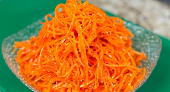 У вас є 2 моркви? Приготуйте цей швидкий і смачний салат “Бюджетний”: актуальний рецепт у наш непростий час 
